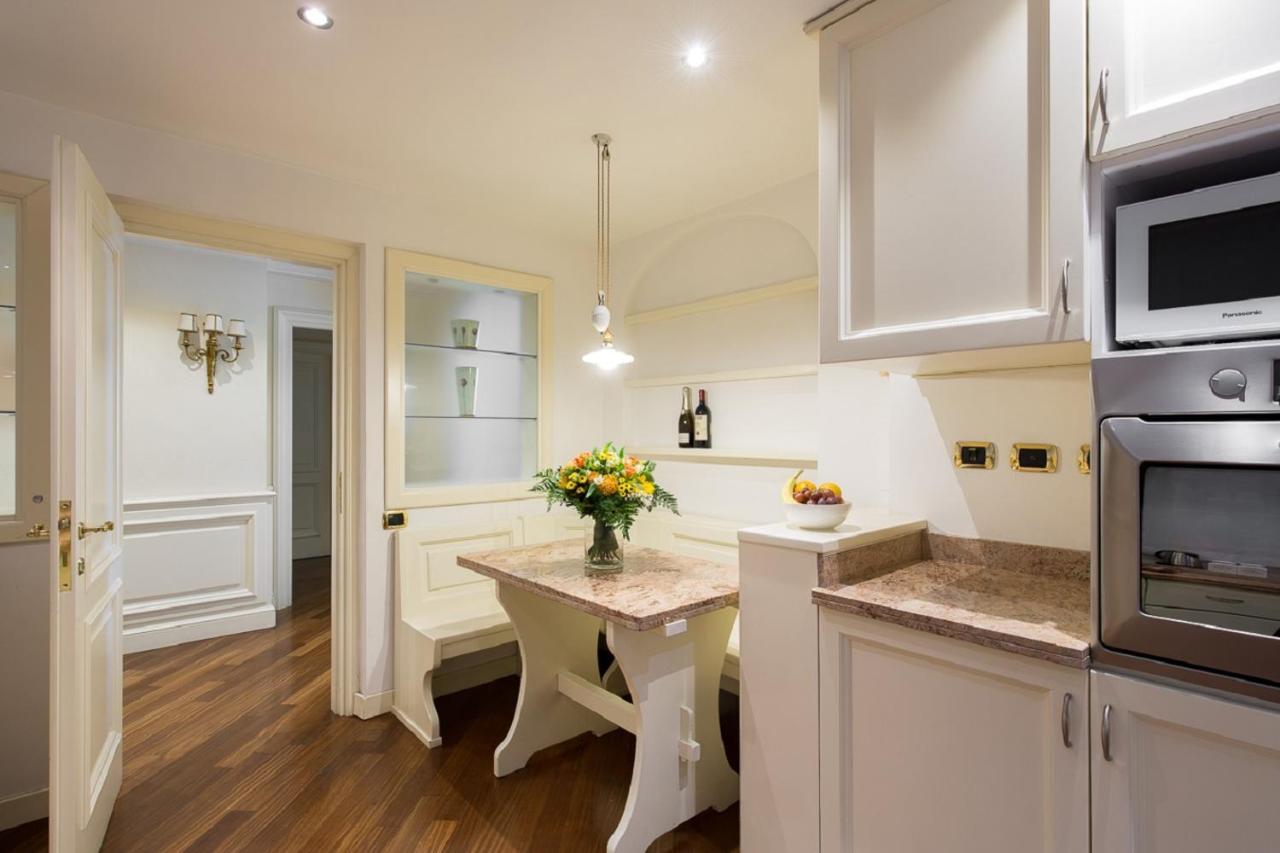 47Luxury Suites - Colosseo Rome Buitenkant foto